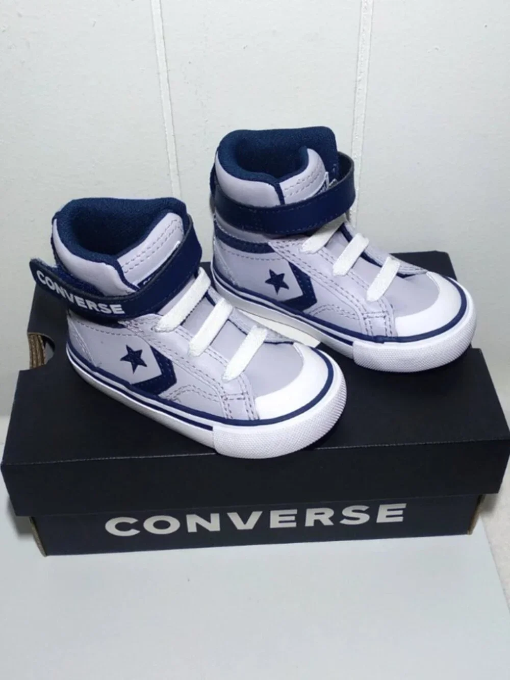 Converse Pro Blaze Strap Leather Sneakers Grey Navy Toddler Size 5 A08475C NEW